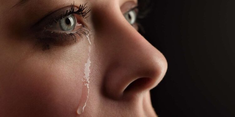 Women’s tears may send chemical signals that reduce male aggression