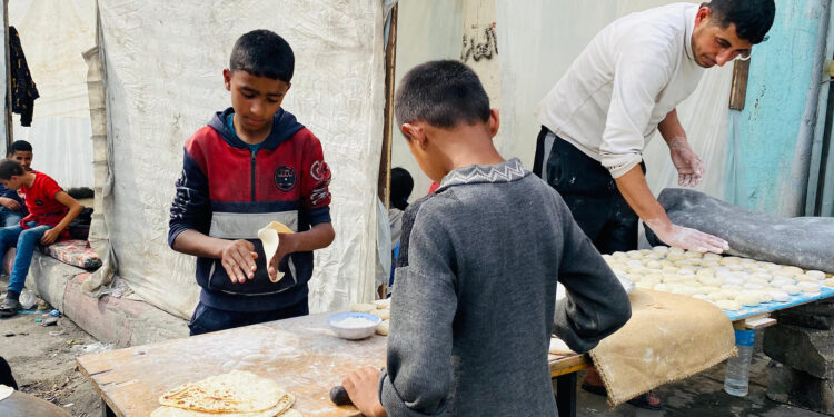 World Health: Gazans sell their possessions to confront hunger News