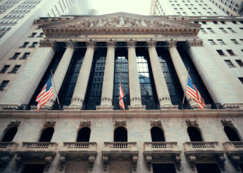 Yesterday on Wall Street Producer prices came out in line with expectations in November (+0.9% on an annual basis after +1.2% in October and +1% expected).…
