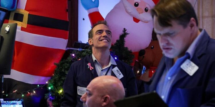 the Nasdaq stands out, but the Dow Jones consolidates