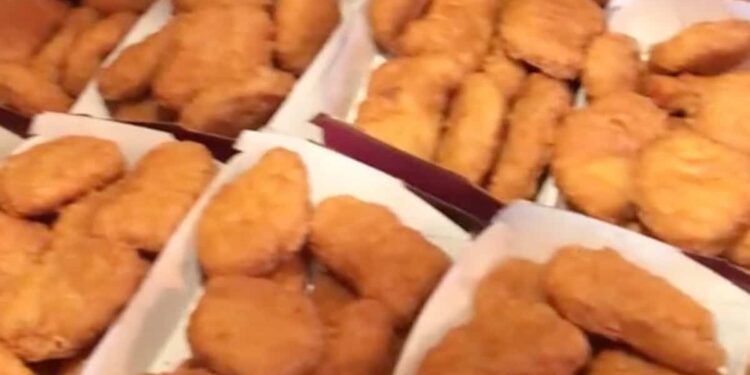 A family orders 20 chicken nuggets from McDonald’s… and receives 200