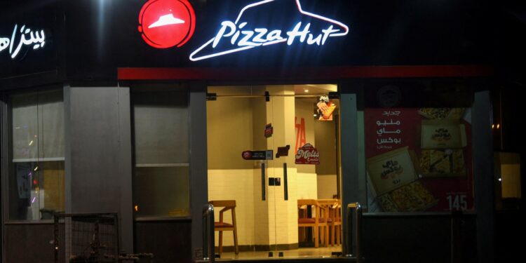 A new goal for the boycott.. “Pizza Hut” declares its support for the Israeli army