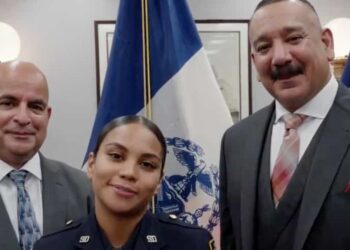 A young police officer meets the detectives who saved her from a burning car