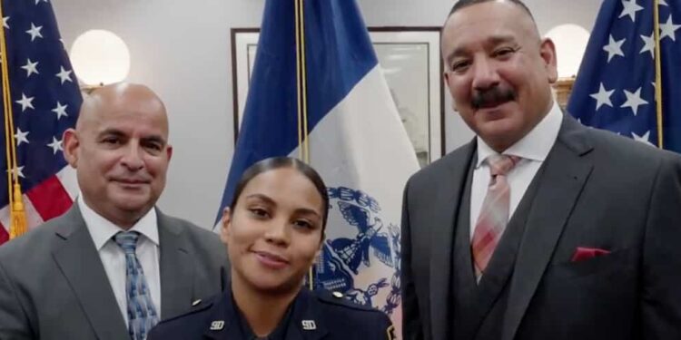 A young police officer meets the detectives who saved her from a burning car