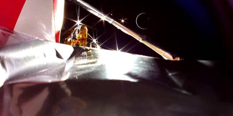 American lunar lander must burn up in Earth’s atmosphere