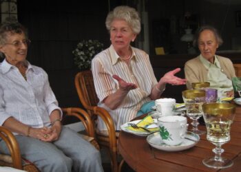 Brain changes that cause pain sensitivity may affect older women more