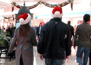 Chaperone required for children and teenagers in a New Jersey shopping center