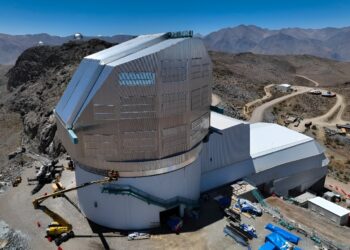 Chilean astronomers to explore the universe with a mega camera the size of a car