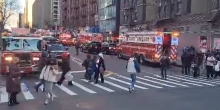 Collision between two subways in New York, 24 minor injuries