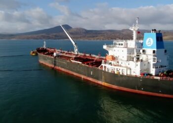 Despite Houthi attacks, oil tankers continue to sail in the Red Sea