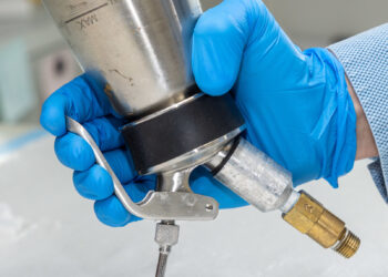 Drinkable foam infused with carbon monoxide improves effectiveness of experimental cancer treatment