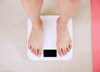 Feelings of depression linked to short-term increase in body weight, study finds