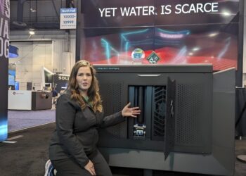 Green technology pumps water from the air at CES