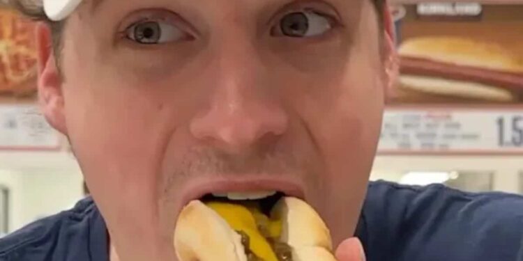 “I lost weight”: a TikToker ate Costco hot dogs for a week