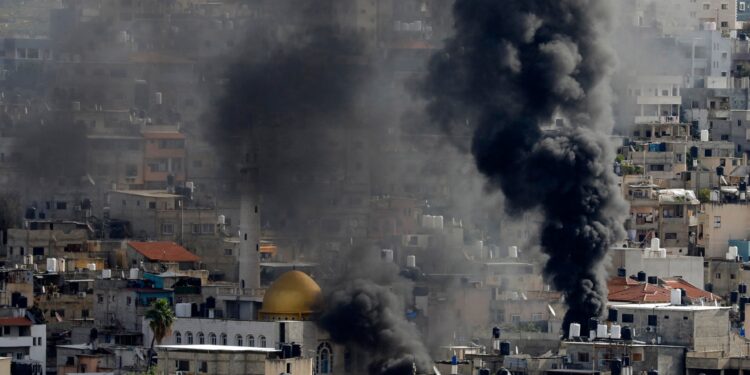 Injuries in new Israeli bombing on Tulkarm, and the occupation continues its arrests in the West Bank