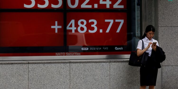 Japan’s Nikkei reaches its highest level in 34 years