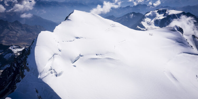 Melting glaciers destroy important climate data archives