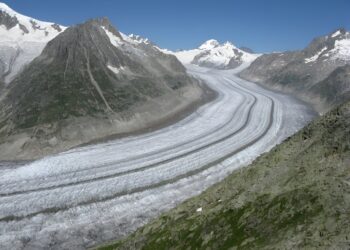 Modeling study finds Alpine glaciers will lose at least a third of their volume by 2050