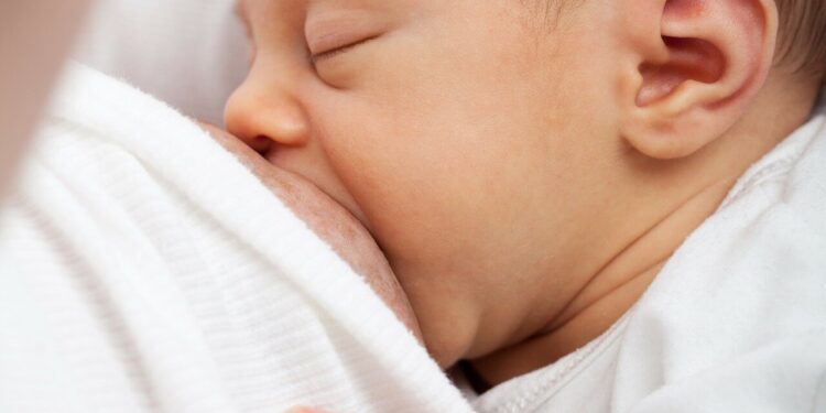 Mouse study reveals new protective benefit of breast milk