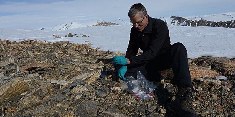 New study reports Greenland is a methane sink rather than a source