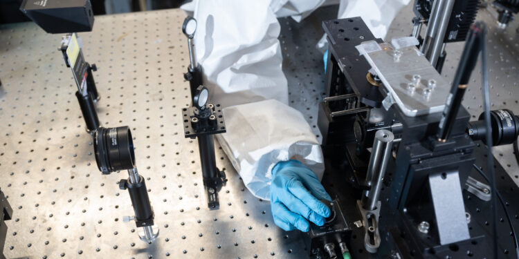 Researchers create a faster, cheaper way to print tiny metal structures with light