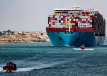 Suez Canal revenues fell by 40% due to Houthi attacks