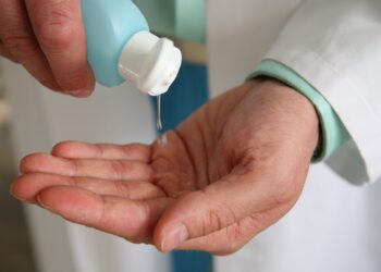 Surgeons’ choice of skin disinfectant impacts risk of infection, Canadian-US study finds