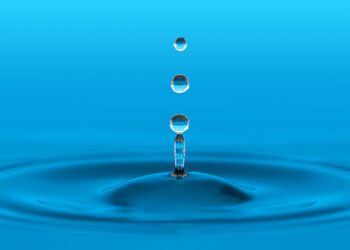Team expands research into water droplet interfaces that offer secret ingredient to life in buildings