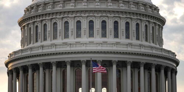 The US Congress takes a key step to fend off a budgetary paralysis