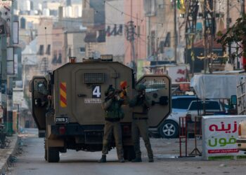 The occupation launches a campaign of raids and arrests in cities and towns in the West Bank