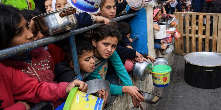 UNRWA and the World Food Program warn of famine in Gaza