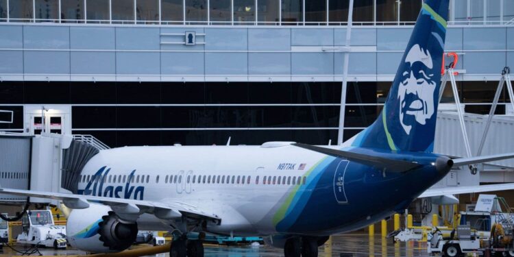 US Federal Aviation Administration orders inspection of 171 Boeing aircraft after incident