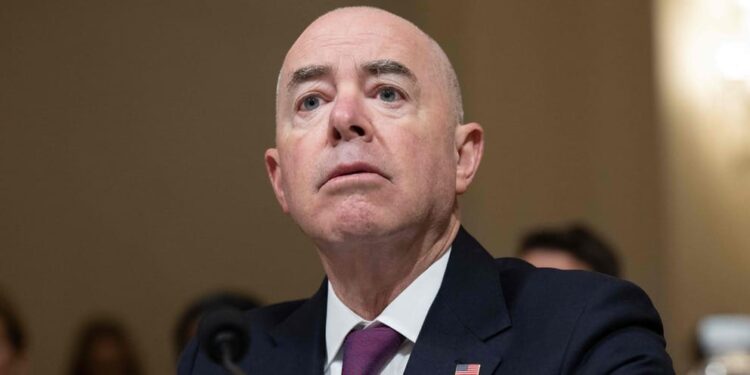 United States: impeachment proceedings launched against the Minister of Homeland Security