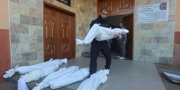 Violent clashes in central Gaza, and the death toll exceeds 23,700