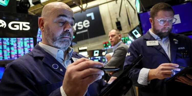 Wall Street cautious, before the Fed and tech megacaps