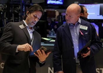 Wall Street continues its rebound with the Nasdaq