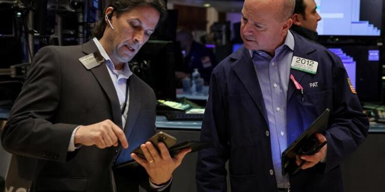 Wall Street continues its rebound with the Nasdaq