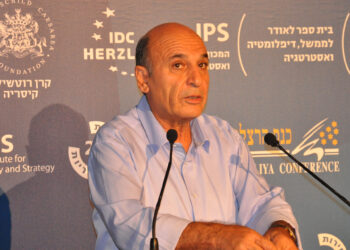 Why does the Netanyahu government refuse to have Shaul Mofaz head the investigations into the army’s failure?