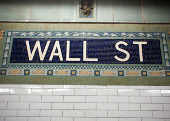 Yesterday on Wall Street The PCE price index increased by 2.6% in December on an annual basis, in line with the consensus after 2.6% in November.  Intel (-11.91% to…
