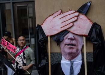 Against the backdrop of his support for Israel, Biden avoids meeting Arabs and Muslims in Michigan