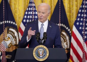 Biden must summon elected officials from the US Congress to talk about Ukraine and funding