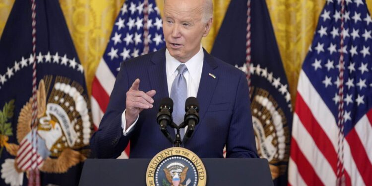 Biden must summon elected officials from the US Congress to talk about Ukraine and funding