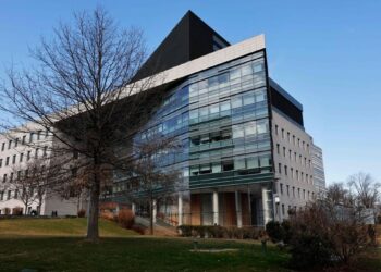 Billion-dollar donation: Bronx medical school waives lifetime tuition fees
