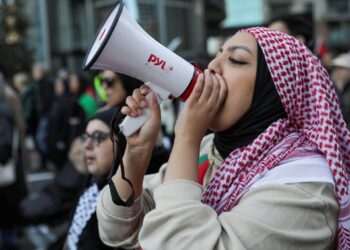 Do the Labor and Conservative parties in Britain regret abandoning Muslims?