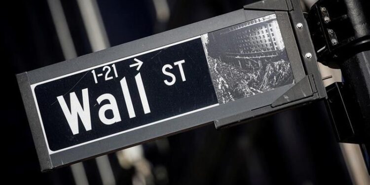 Dow Jones up, Nasdaq down