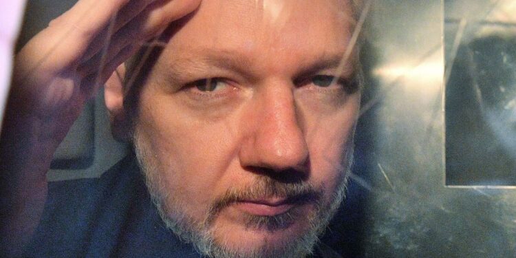 Julian Assange’s defense fights for last appeal against his extradition