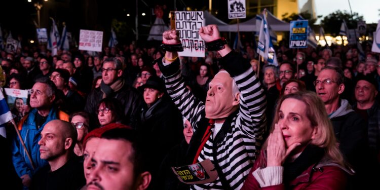 Maariv: Israeli ministers’ attack on the new deal with Hamas is planned