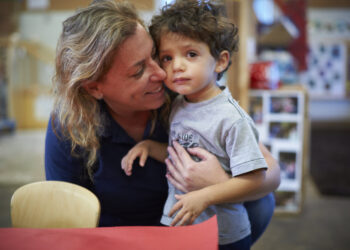 “Mom talk:” Study finds bilingual immigrant Latina mothers have bilingual personalities