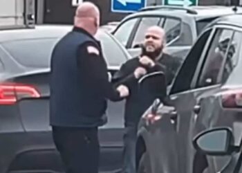 ON VIDEO |  Two drivers came to blows at a red light