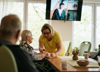 ‘Rare positive outcome’ in trial of new support intervention for people with dementia and their family caregivers